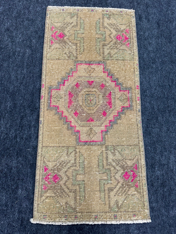 Turkish Yastik Rug  1'5" x  3'1" #24299