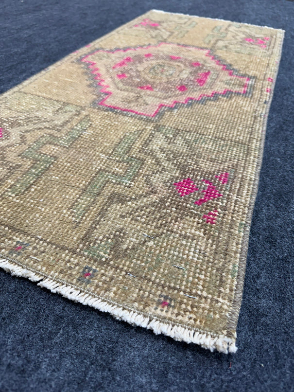 Turkish Yastik Rug  1'5" x  3'1" #24299