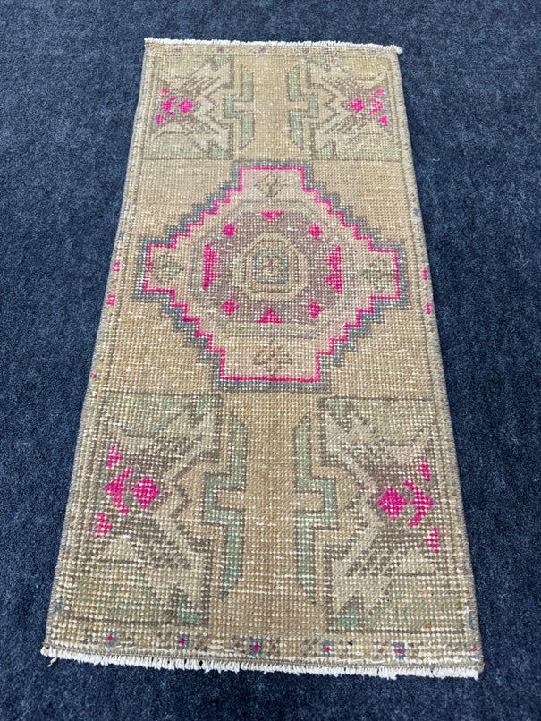 Turkish Yastik Rug  1'5" x  3'1" #24299