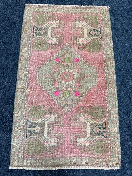 Turkish Yastik Rug  1'8" x  2'9" #24295