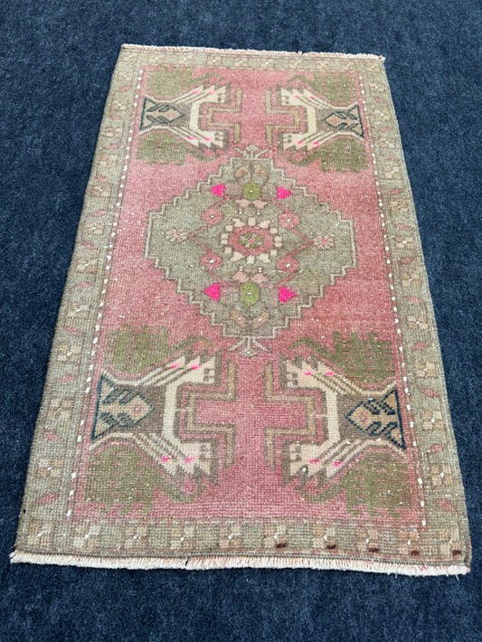 Turkish Yastik Rug  1'8" x  2'9" #24295
