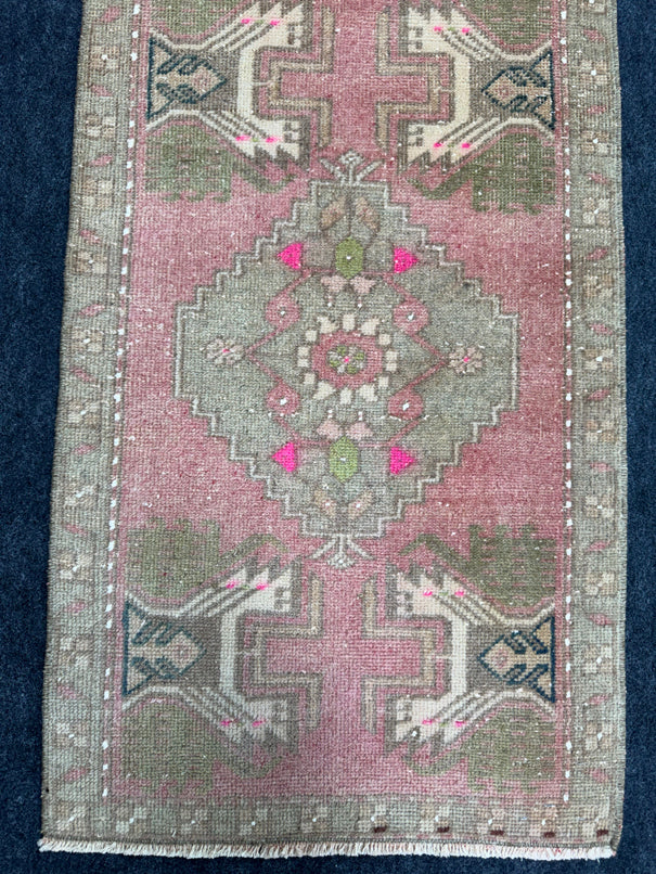 Turkish Yastik Rug  1'8" x  2'9" #24295