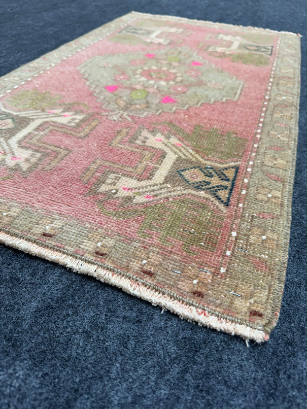 Turkish Yastik Rug  1'8" x  2'9" #24295