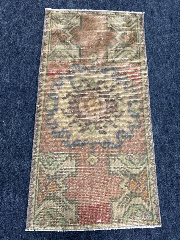 Turkish Yastik Rug  1'6" x  2'11" #24288