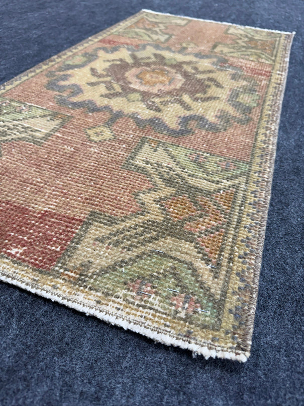 Turkish Yastik Rug  1'6" x  2'11" #24288