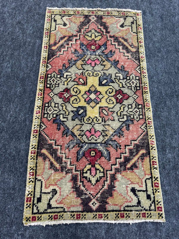 Turkish Yastik Rug  1'7" x  3'1" #24289