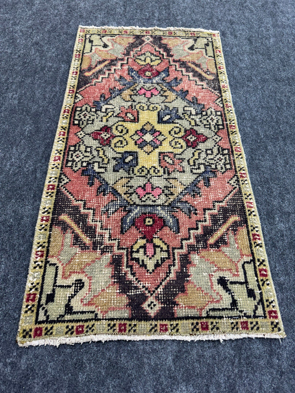 Turkish Yastik Rug  1'7" x  3'1" #24289