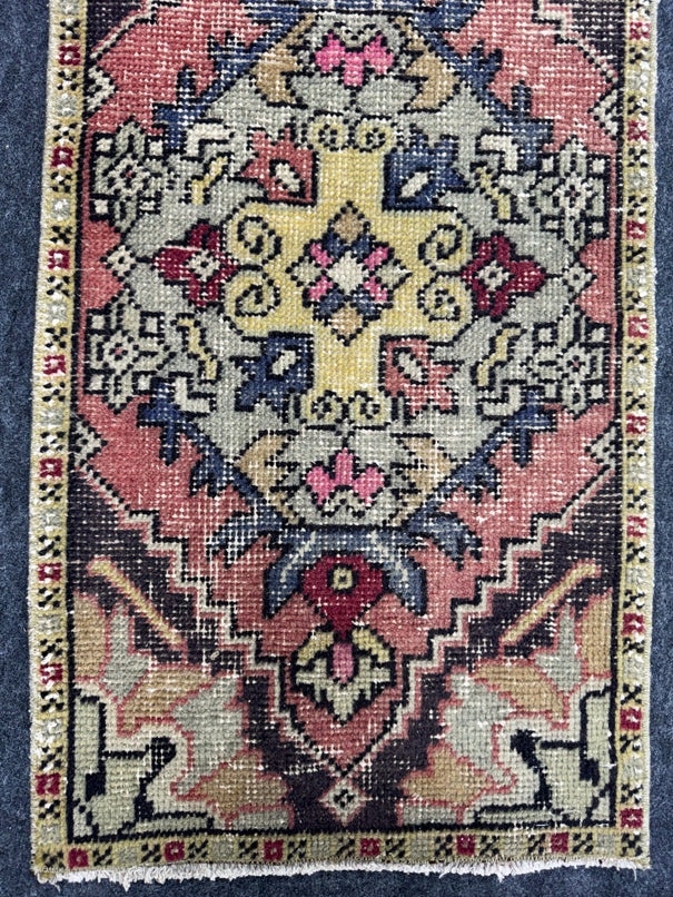 Turkish Yastik Rug  1'7" x  3'1" #24289