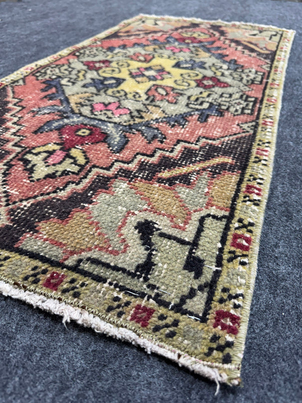 Turkish Yastik Rug  1'7" x  3'1" #24289