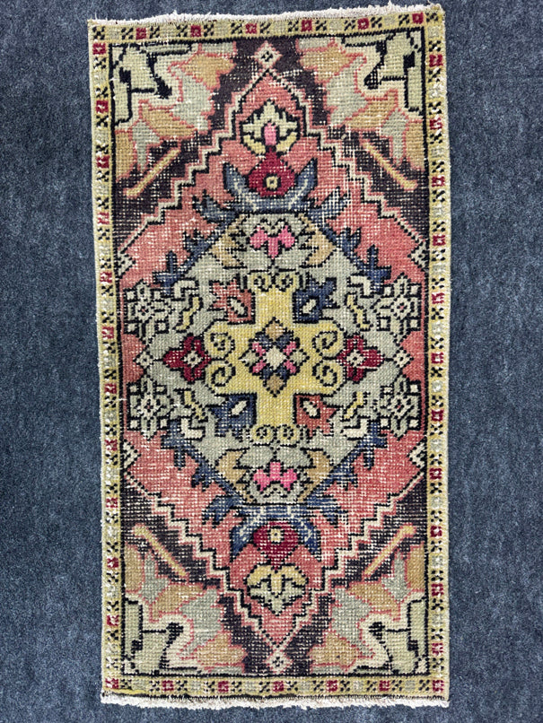 Turkish Yastik Rug  1'7" x  3'1" #24289