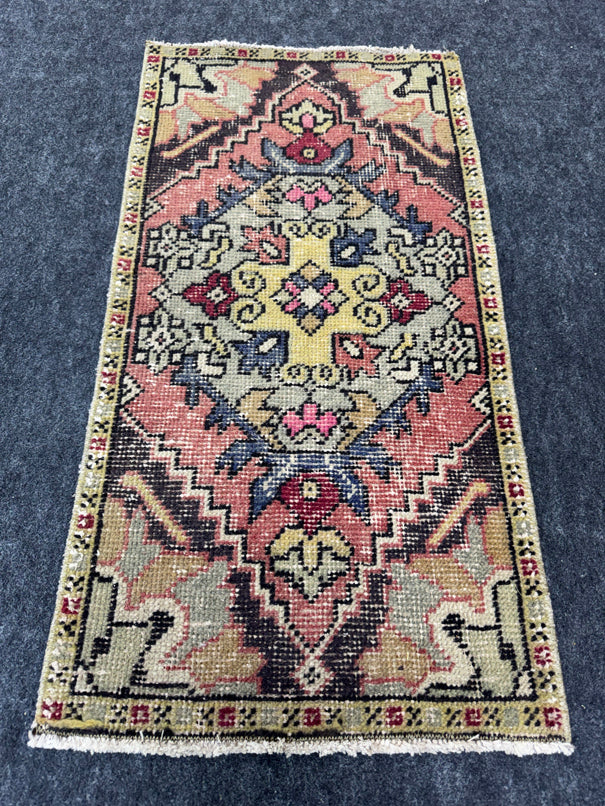 Turkish Yastik Rug  1'7" x  3'1" #24289