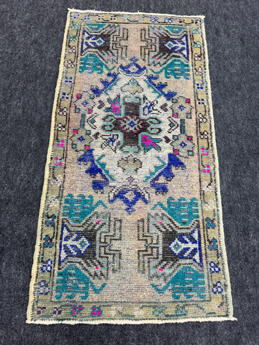Turkish Yastik Rug  1'7" x  3'2" #24293