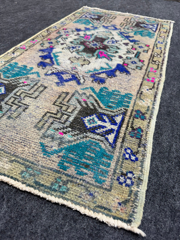 Turkish Yastik Rug  1'7" x  3'2" #24293