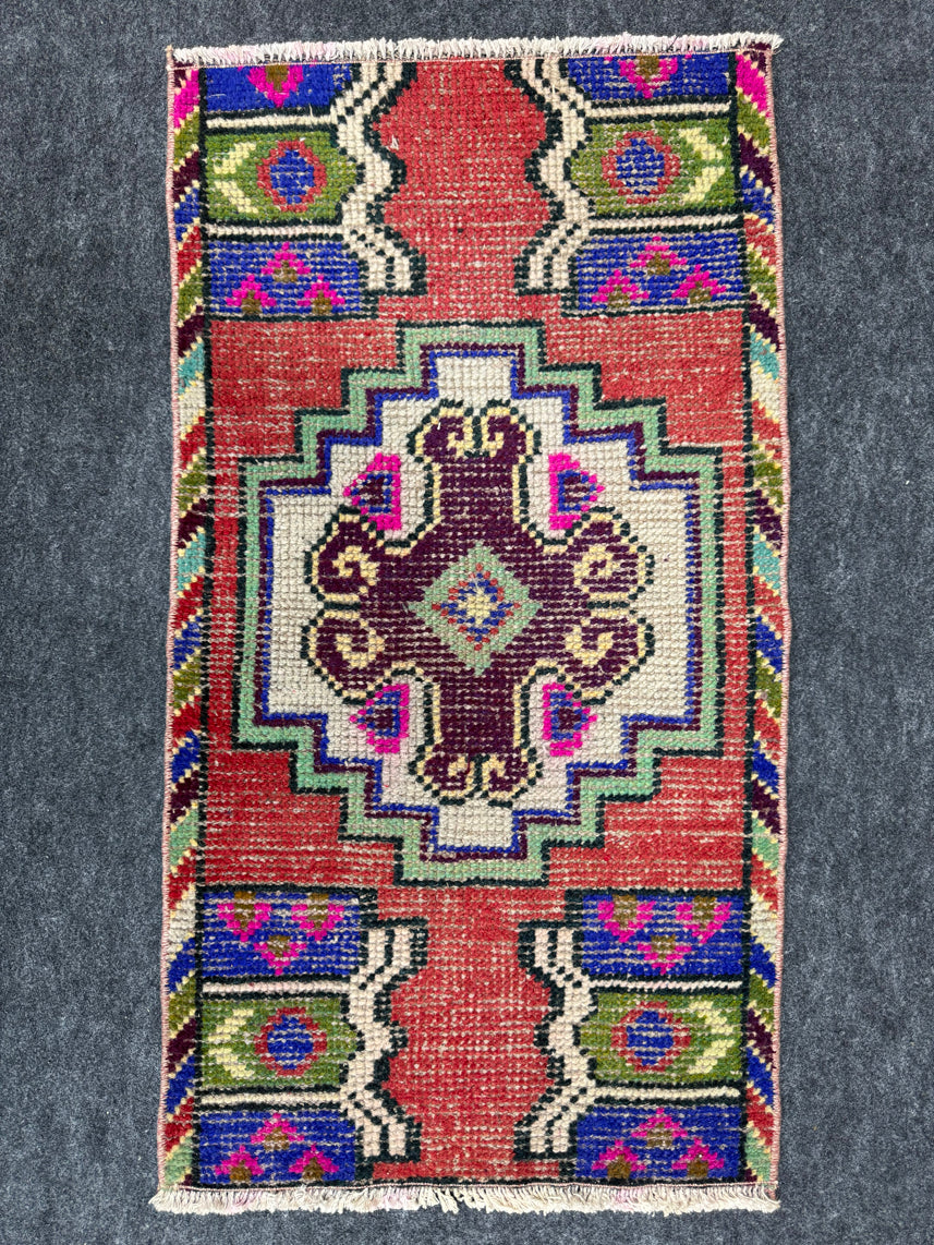 Turkish Yastik Rug  1'7" x  2'11" #24292
