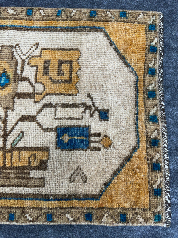 Turkish Yastik Rug  1'7" x  2' #24287