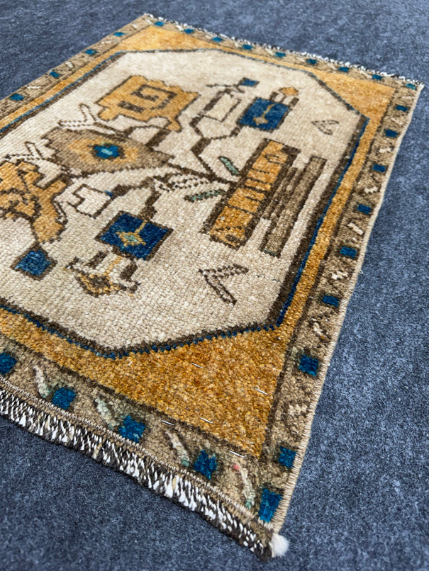 Turkish Yastik Rug  1'7" x  2' #24287