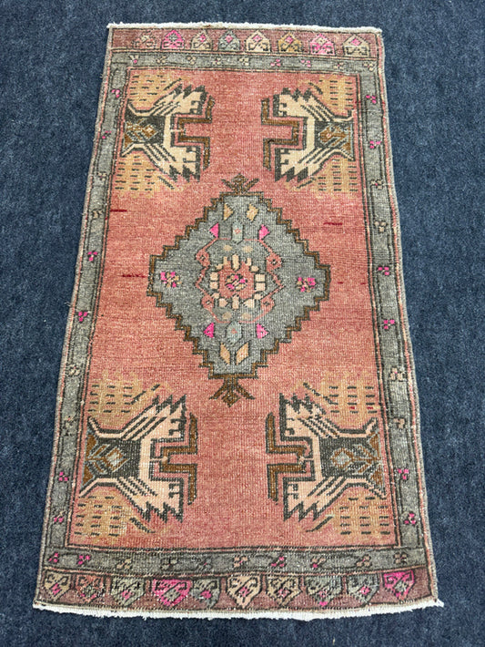 Turkish Yastik Rug  1'4" x  3'6" #24281