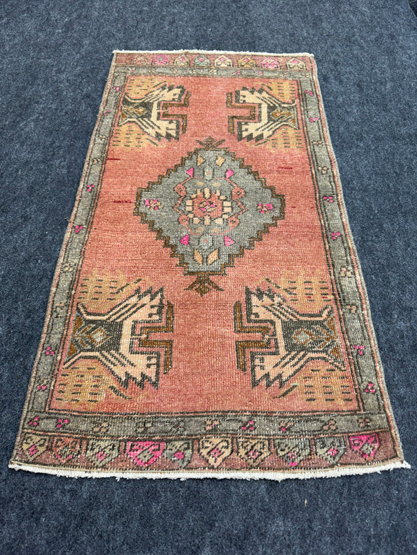 Turkish Yastik Rug  1'4" x  3'6" #24281