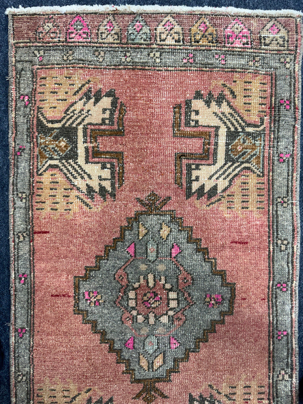 Turkish Yastik Rug  1'4" x  3'6" #24281
