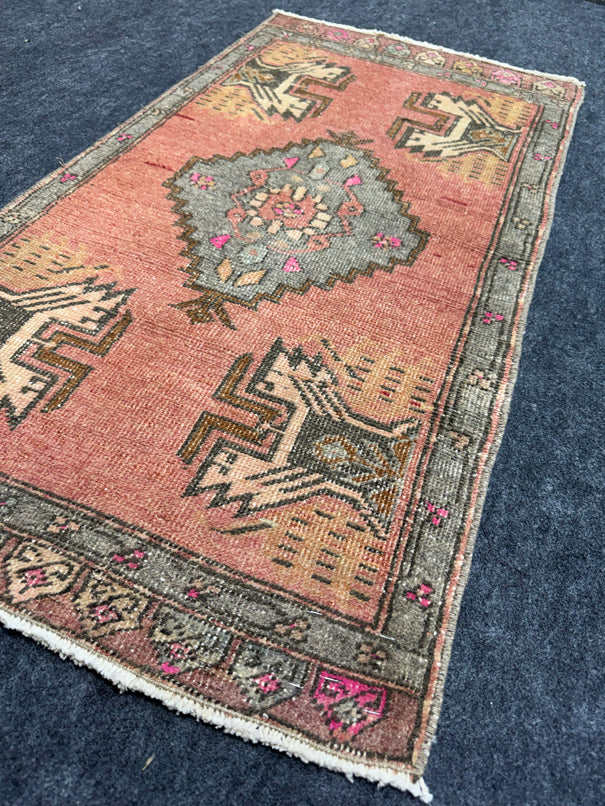 Turkish Yastik Rug  1'4" x  3'6" #24281