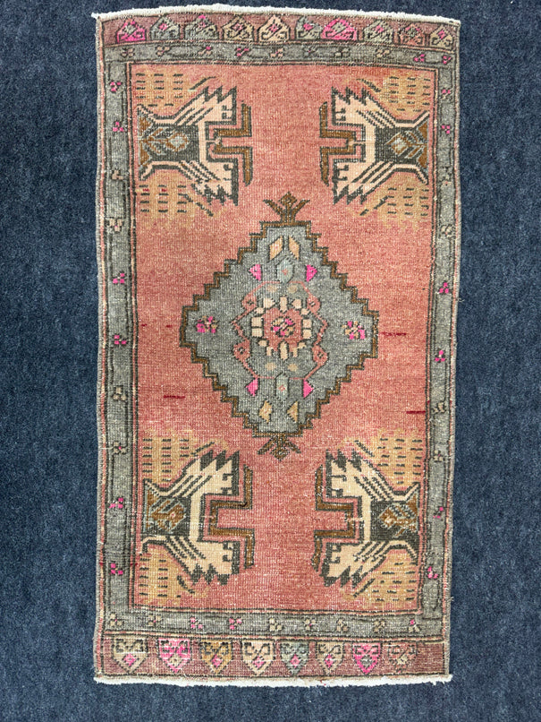 Turkish Yastik Rug  1'4" x  3'6" #24281
