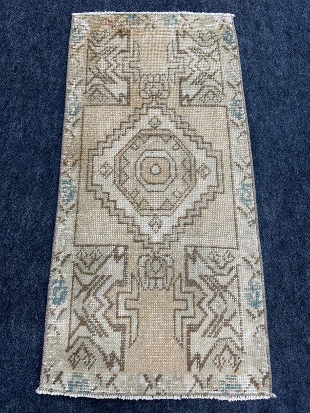 Turkish Yastik Rug  1'6" x  3'2" #24284