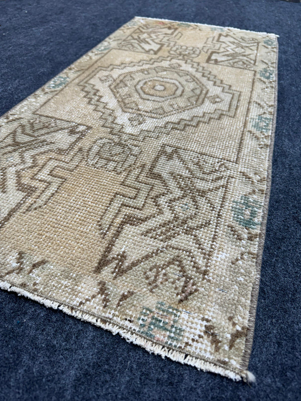 Turkish Yastik Rug  1'6" x  3'2" #24284
