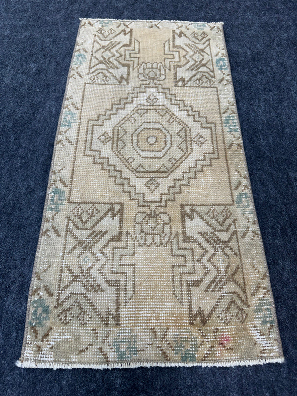 Turkish Yastik Rug  1'6" x  3'2" #24284