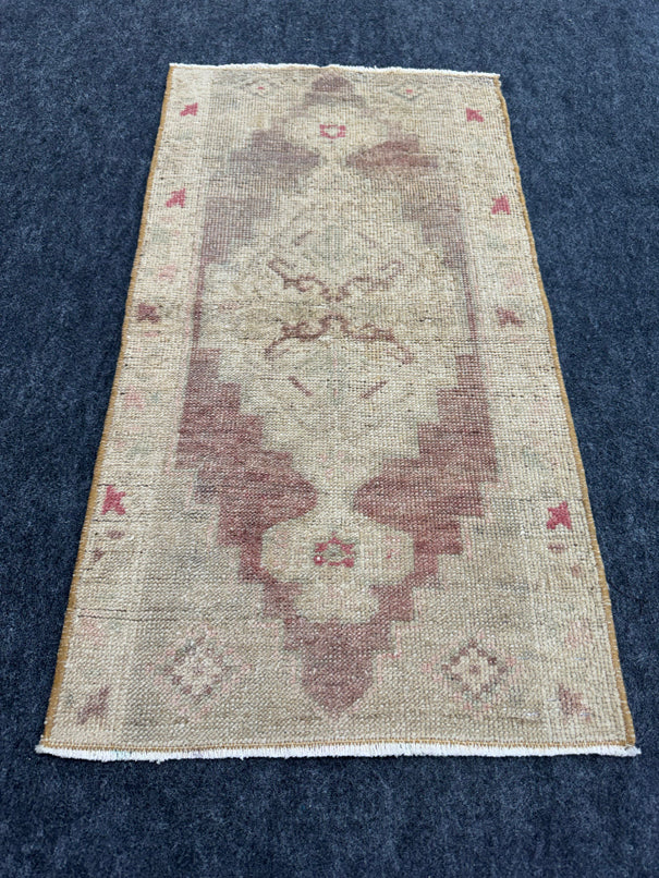 Turkish Yastik Rug  1'8" x  3' #24285