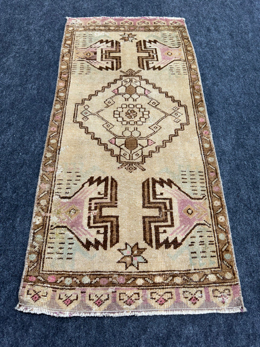 Turkish Yastik Rug  1'7" x  3'5" #24277