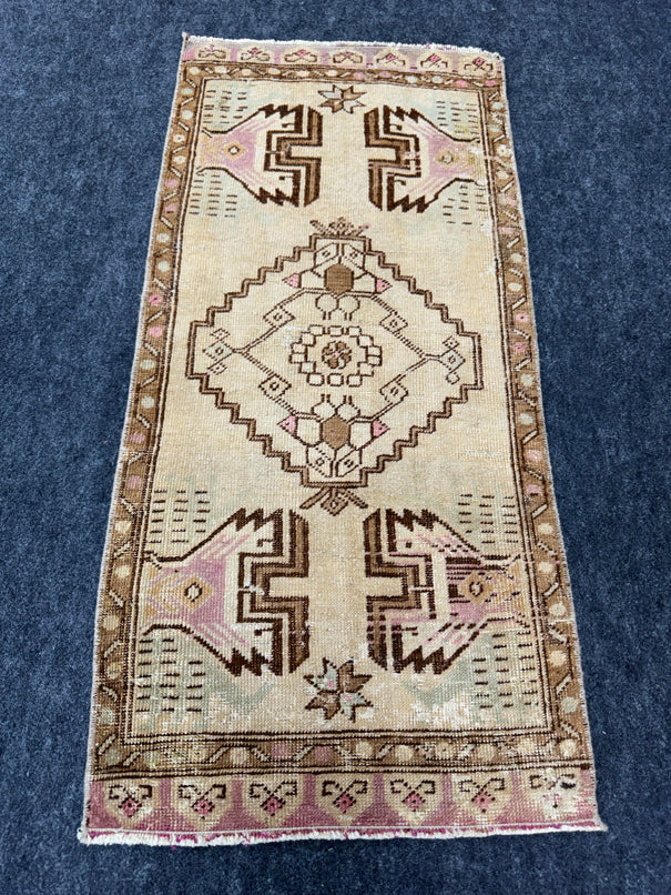 Turkish Yastik Rug  1'7" x  3'5" #24277