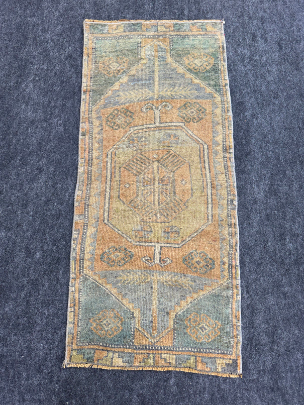 Turkish Yastik Rug  1'7" x  3'6" #24276