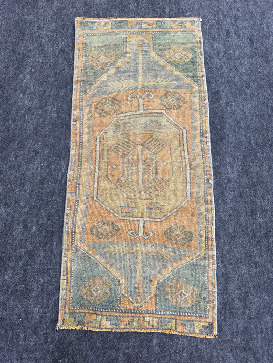 Turkish Yastik Rug  1'7" x  3'6" #24276