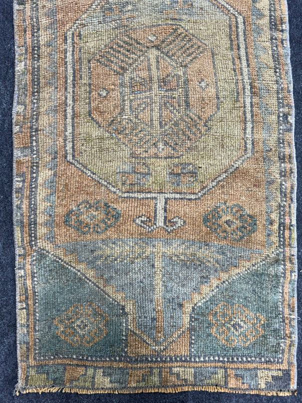 Turkish Yastik Rug  1'7" x  3'6" #24276