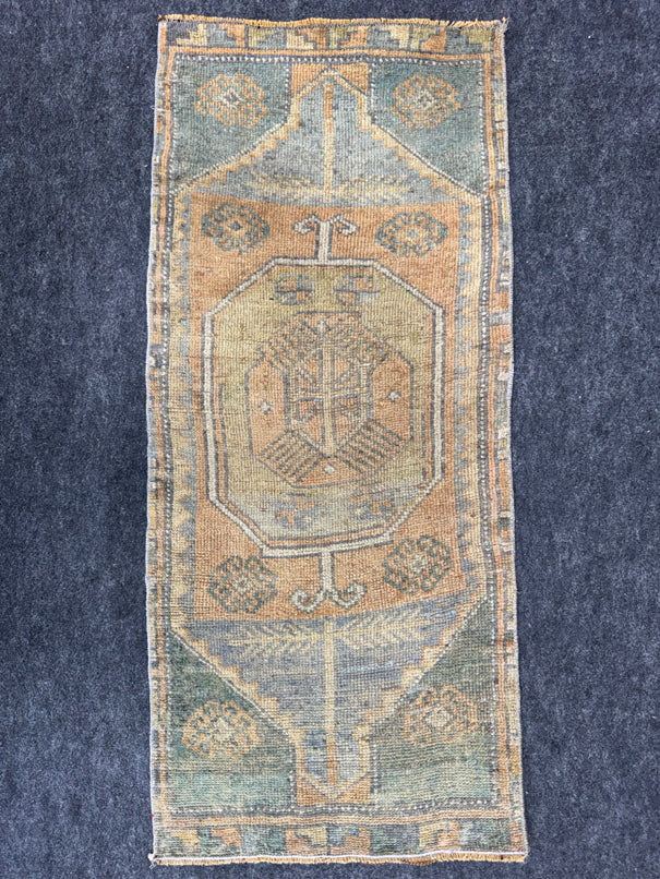 Turkish Yastik Rug  1'7" x  3'6" #24276