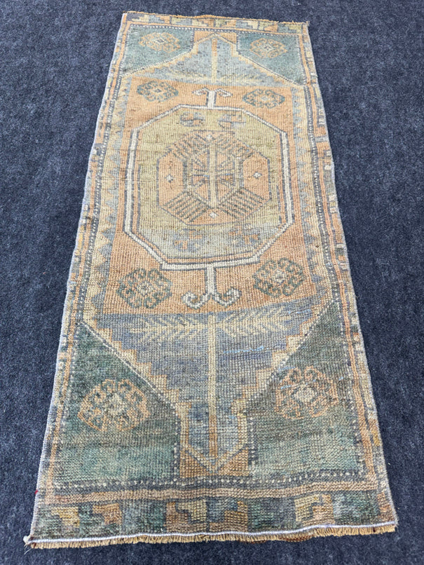 Turkish Yastik Rug  1'7" x  3'6" #24276