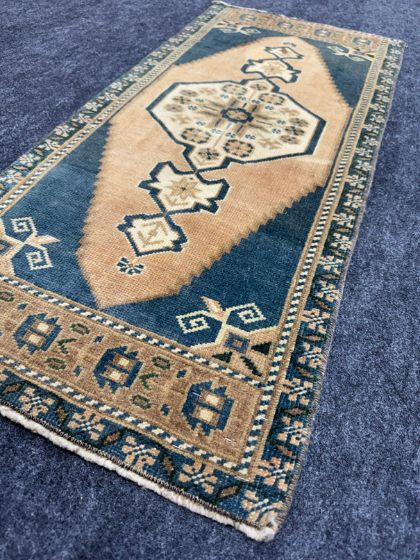 Turkish Yastik Rug  1'6" x  3'4" #24274