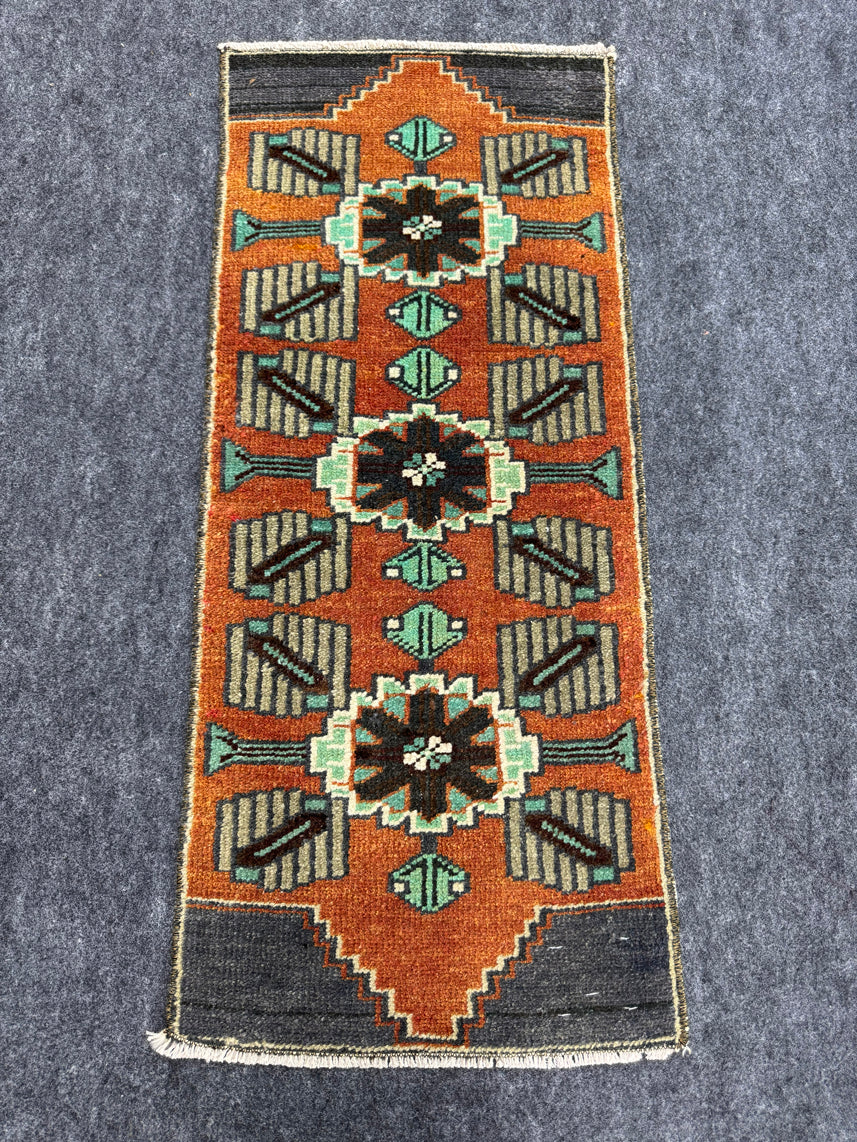 Turkish Yastik Rug  1'3" x  2'10" #24271