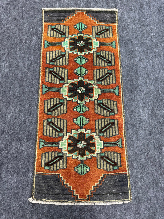 Turkish Yastik Rug  1'3" x  2'10" #24271