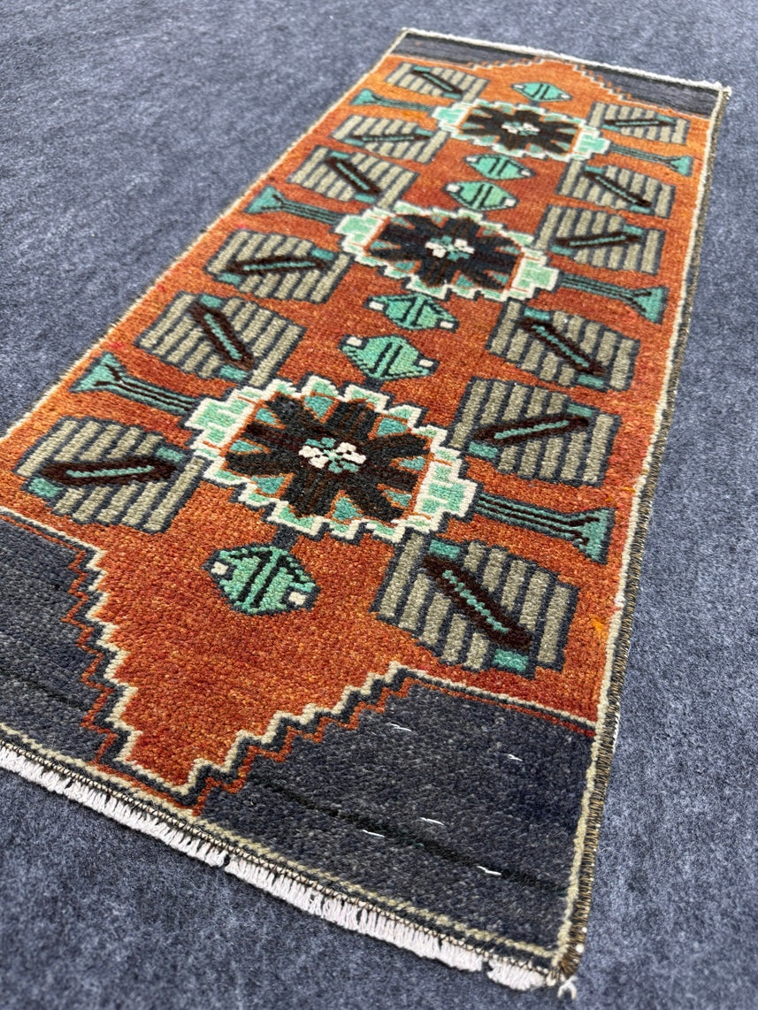 Turkish Yastik Rug  1'3" x  2'10" #24271