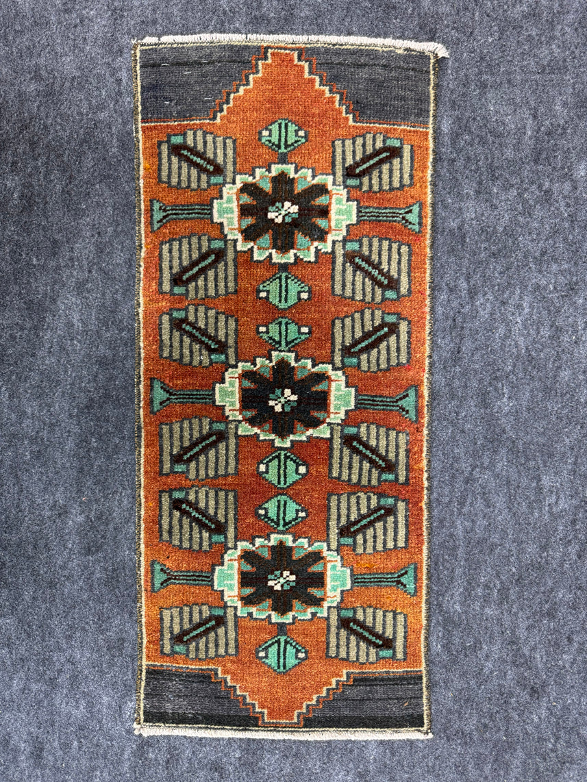 Turkish Yastik Rug  1'3" x  2'10" #24271