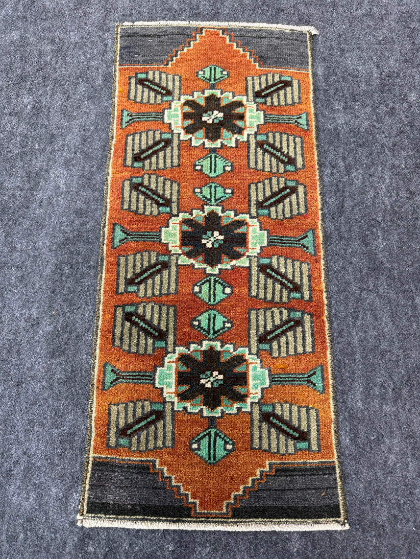 Turkish Yastik Rug  1'3" x  2'10" #24271