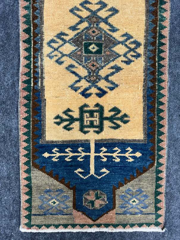 Turkish Yastik Rug  1'4" x  3'4" #24270