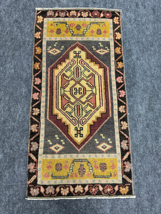 Turkish Yastik Rug  1'5" x  2'11" #24269