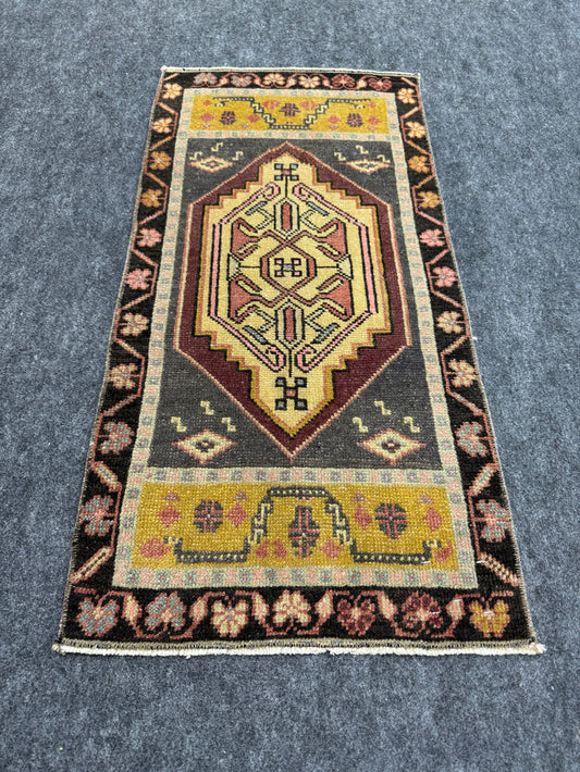 Turkish Yastik Rug  1'5" x  2'11" #24269