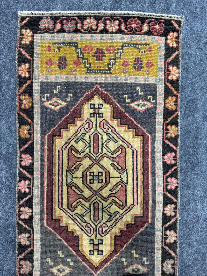 Turkish Yastik Rug  1'5" x  2'11" #24269