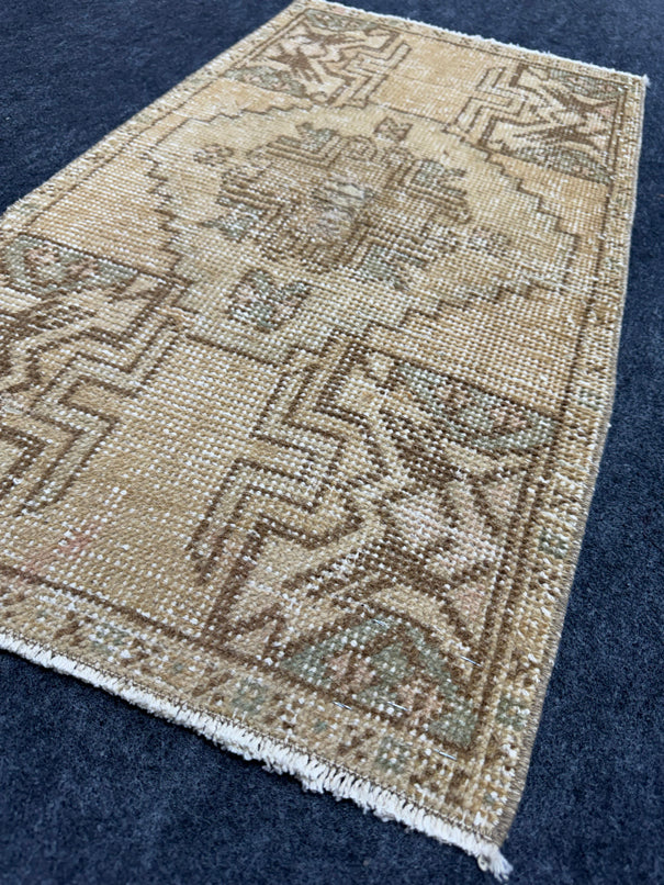 Turkish Yastik Rug  1'7" x  2'11" #24267