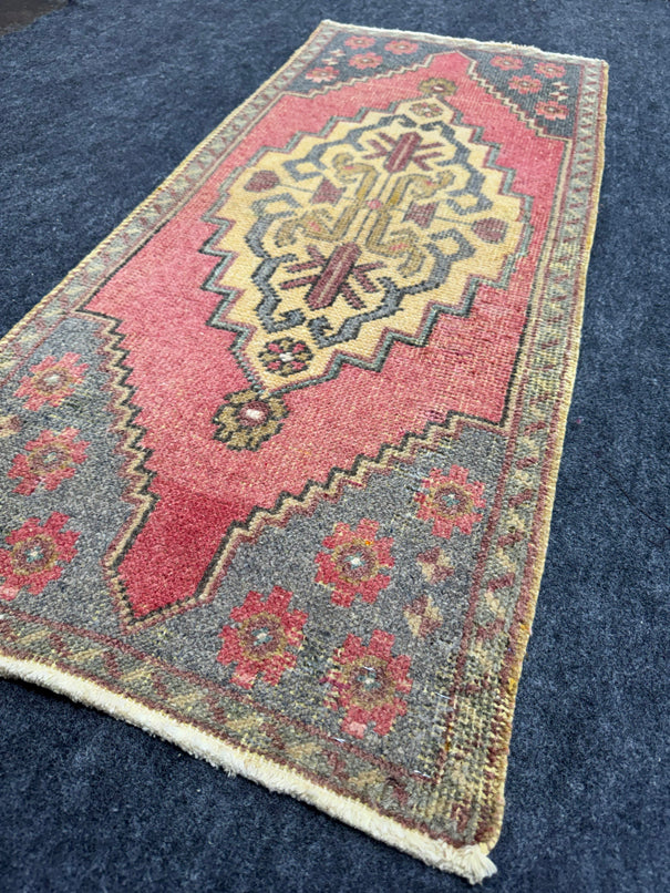 Turkish Yastik Rug  1'8" x  3'10" #24264