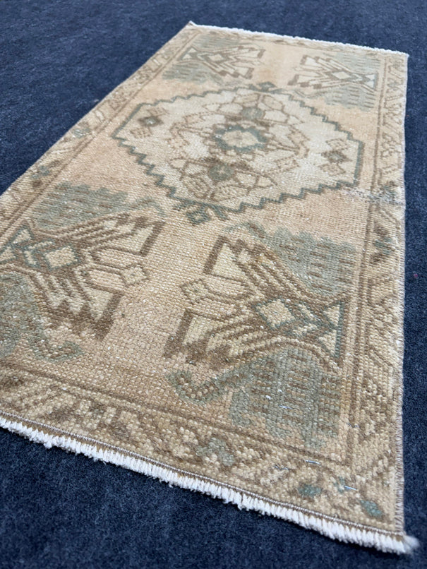 Turkish Yastik Rug  1'7" x  3' #24263