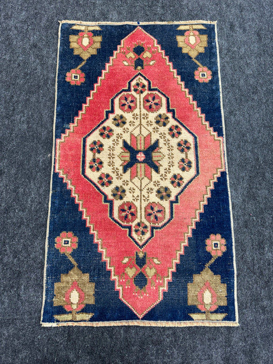 Turkish Yastik Rug  1'7" x  2'10" #24262